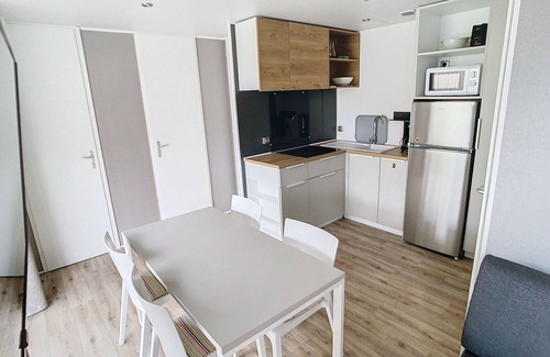 Jullouville-les-Pins House | Luxury Mobile Home for 4, 200m from Beach, Pool, Fitness, Market Nearby