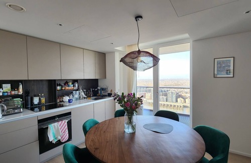 Sands End Apartment | Luxury Modern 1 Bedroom with Size of a 3 Beds Living + Kitchen Space