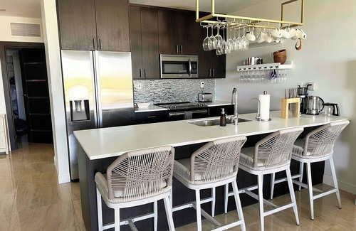 Grace Bay Condo | Luxury Modern 2 Bedroom Penthouse Condo in Grace Bay close to beach w/pool