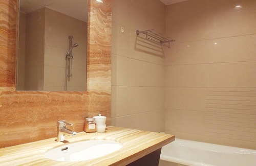 Guomao Apartment | Luxury Modern 2 Bedroom in the heart of CBD