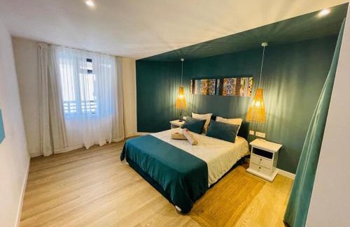 Flic-en-Flac Apartment | LUXURY MODERN apartment - Excellent location 50m from the beach, restaurants, bars, shops