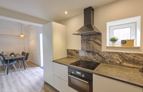 Koulen House | Luxury modern apartment with roof terrace