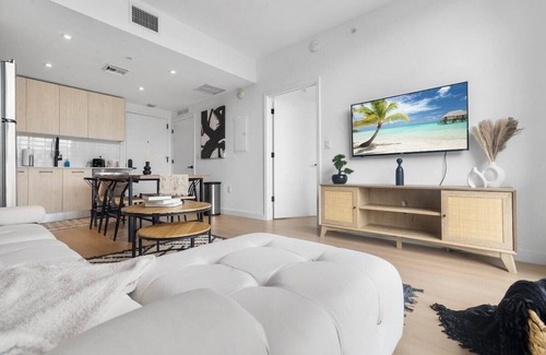 Wynwood Art District Apartment | Luxury Modern Apt in Wynwood