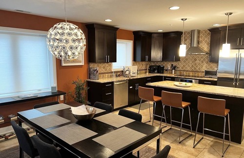 Wildwood Crest Condo | LUXURY MODERN BEACH BLOCK CONDO. Rooftop Pool, Balcony with Ocean Views, Wi-fi