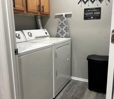 Branson House | Luxury Modern Condo by the Lake - Breezy Escape