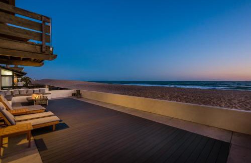 Pierpont Bay Villa | Luxury Modern Designer Beach House on Sand w/Pool