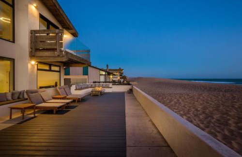 Pierpont Bay Villa | Luxury Modern Designer Beach House on Sand w/Pool