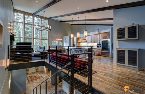 Alyeska House | Luxury Modern Mountain Home 1/2 mile from Ski Resort