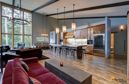 Alyeska House | Luxury Modern Mountain Home 1/2 mile from Ski Resort
