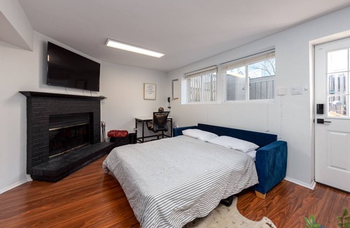 Franconia Apartment | Luxury Modern Studio Apartment