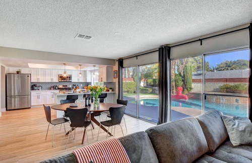 Paradise House | Luxury Modern Two Story Mini Mansion w/Heated Pool + Spa + Putting Green