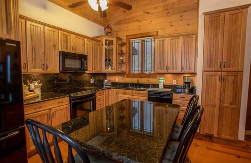 Banner Elk Cabin | Luxury Mountain Home in Central Location