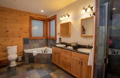 Banner Elk Cabin | Luxury Mountain Home in Central Location