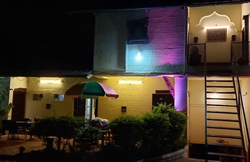 Mahabaleshwar House | Luxury Mountain View rooms with balcony