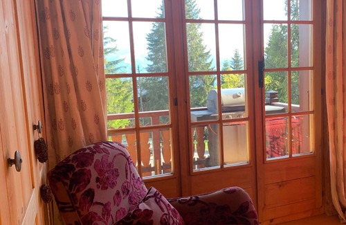 Villars-sur-Ollon Apartment | Luxury Moutainside Chalet with Stunning Views