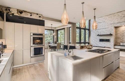 Homestead House | Luxury Mtn Home With A Sauna And Speakeasy Near To Red Rocks
