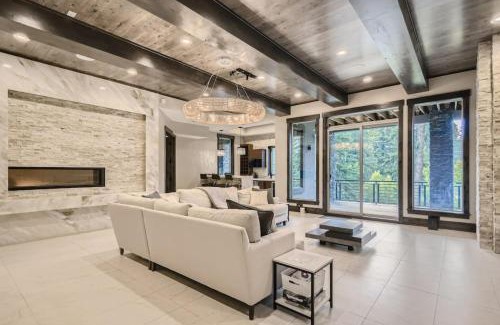 Homestead House | Luxury Mtn Home With A Sauna And Speakeasy Near To Red Rocks