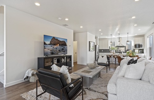 Mountain Green House | Luxury Mtn Retreat by Snowbasin W/Gym Access