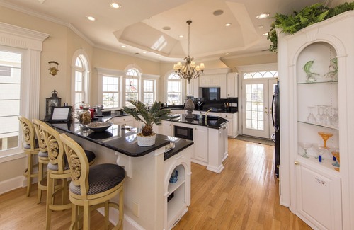 Sandbridge House | Luxury Multi-Level Oceanfront/Beach House ! 7Bedrooms/6.5 bathroom-Pet friendly.