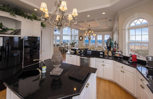 Sandbridge House | Luxury Multi-Level Oceanfront/Beach House ! 7Bedrooms/6.5 bathroom-Pet friendly.
