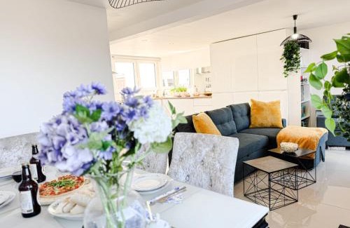 Middlesbrough House | Luxury Nest 10 Guests Free Parking Middlesbrough