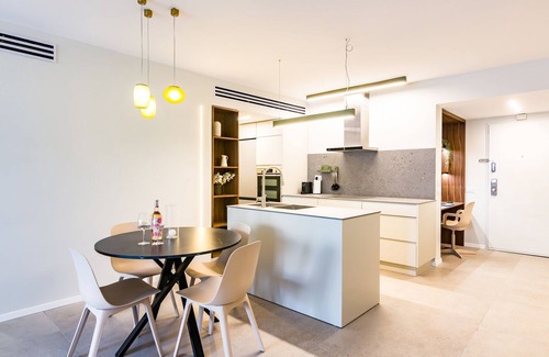 Neve Tzedek Apartment | Luxury Neve Tzeddek Apartment With Electric Vehicle Parking