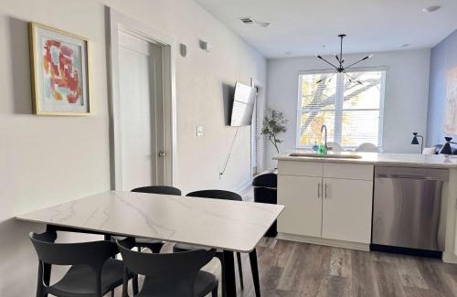 Old Fourth Ward Apartment | Luxury New 1B1B Private Balcony w Dryer Washer 525Pkwy