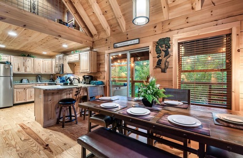 Pigeon Forge Cabin | Luxury New Cabin near Pigeon Forge Downtown/Dollywood