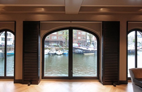Nieuwmarkt en Lastage Apartment | Luxury, Newly Remodeled Apartment in 16th Century Warehouse, with Boat