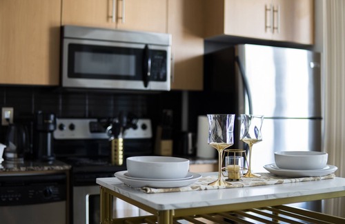 Central Waterfront Condo | Luxury Oasis In Downtown Toronto next to CN Tower/Scotiabank Arena