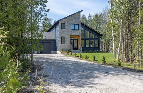 South Bruce Peninsula Cottage | Luxury oasis in the woods, less than five minutes from the beach!