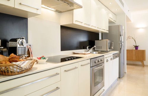 Tel Aviv City Center Apartment | Luxury oasis-Parkings-BALFOUR/ROTHSCHILD