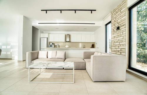 Pegeia Villa | Luxury Oasis Villa - Four Bedroom Villa, Sleeps 8
