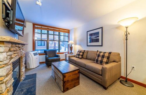 Mammoth Lakes House | Luxury Oasis Village Ski-in Ski-out