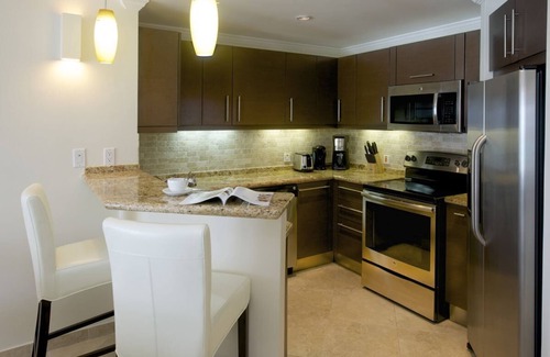Dover Apartment | Luxury Oceanfront Condo with Pool - Sapphire 313
