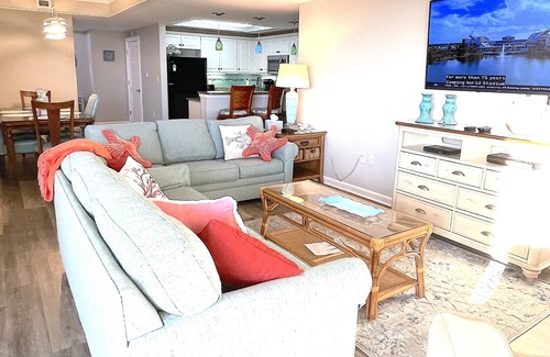 Arcadian Shores Condo | Luxury Ocean Condo, 3 BDRM( 1 King, 4 Queens)/3 Ba, access all Hilton Pools!!