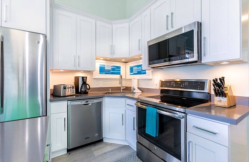 Kihei Condo | Luxury Ocean View 2 bed/2bath Beautifully Remodeled; Unit #325