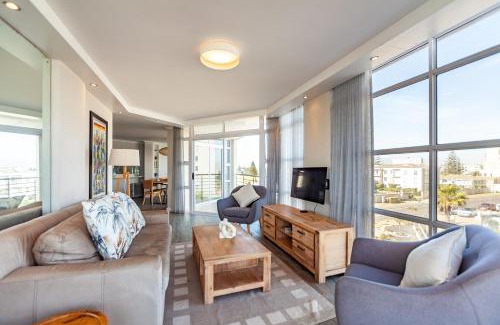 Bloubergstrand Apartment | Luxury Ocean View Beachfront 2 bed apartment -206 The Waves, Blouberg, Cape Town