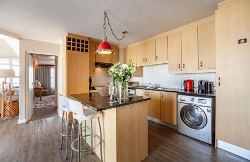 Bloubergstrand Apartment | Luxury Ocean View Beachfront 2 bed apartment -206 The Waves, Blouberg, Cape Town