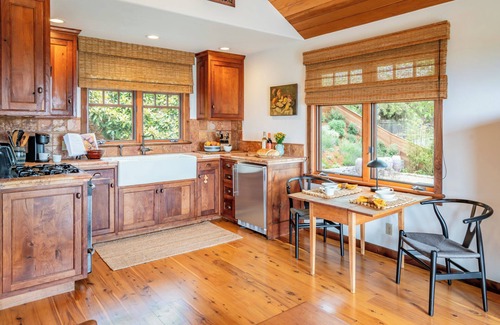 Summerland Apartment | Luxury Ocean View Summerland Loft