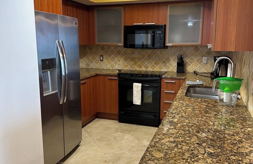 Sunny Isles Beach House | Luxury Oceanfront 3-Bed Condo, family-friendly Sunny Isles Beach Paradise