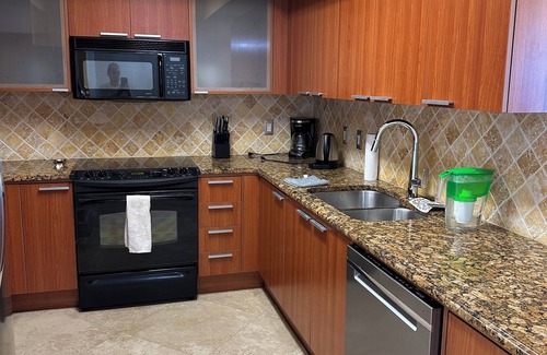 Sunny Isles Beach House | Luxury Oceanfront 3-Bed Condo, family-friendly Sunny Isles Beach Paradise