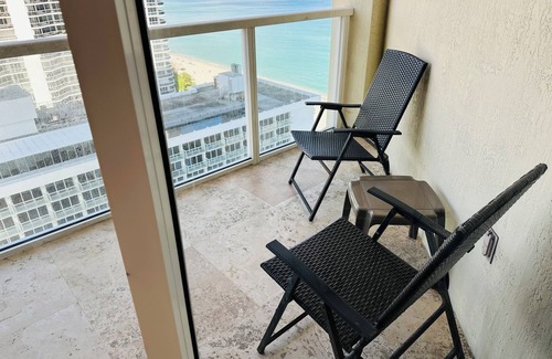 Sunny Isles Beach House | Luxury Oceanfront 3-Bed Condo, family-friendly Sunny Isles Beach Paradise