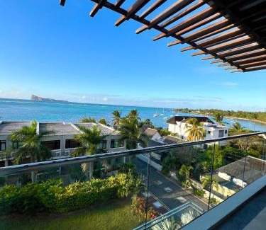 Bain Boeuf Apartment | Luxury Oceanfront Apt with Private Pool - 3BR
