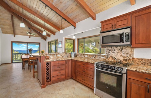 Princeville House | Luxury Oceanfront Escape – A/C, Hot Tub, 5 bedrooms & Stunning Ocean Views!