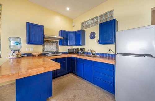 Isla Mujeres Villa | Luxury Oceanfront Retreat with Pool in El Centro - Walk to North Beach