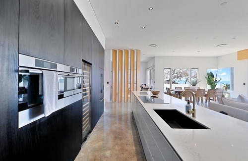 Bargara Apartment | Luxury oceanfront Oasis, simply the best