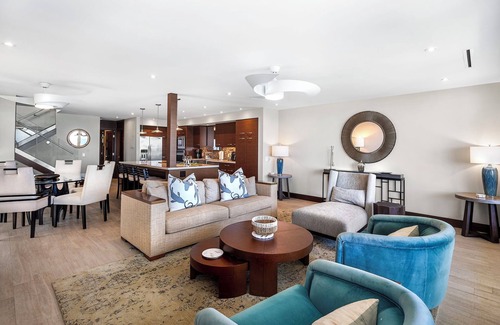 Kailua-Kona Condo | 🏖️Luxury Oceanfront | Panoramic Views, Private Sauna & Beach Access