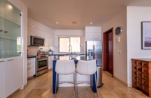 Santa Maria Huatulco Condo | Luxury Oceanfront Penthouse Steps to the Beach with Amenities - Your Dream Vacay