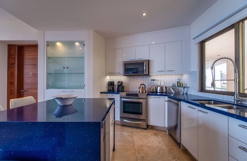 Santa Maria Huatulco Condo | Luxury Oceanfront Penthouse Steps to the Beach with Amenities - Your Dream Vacay